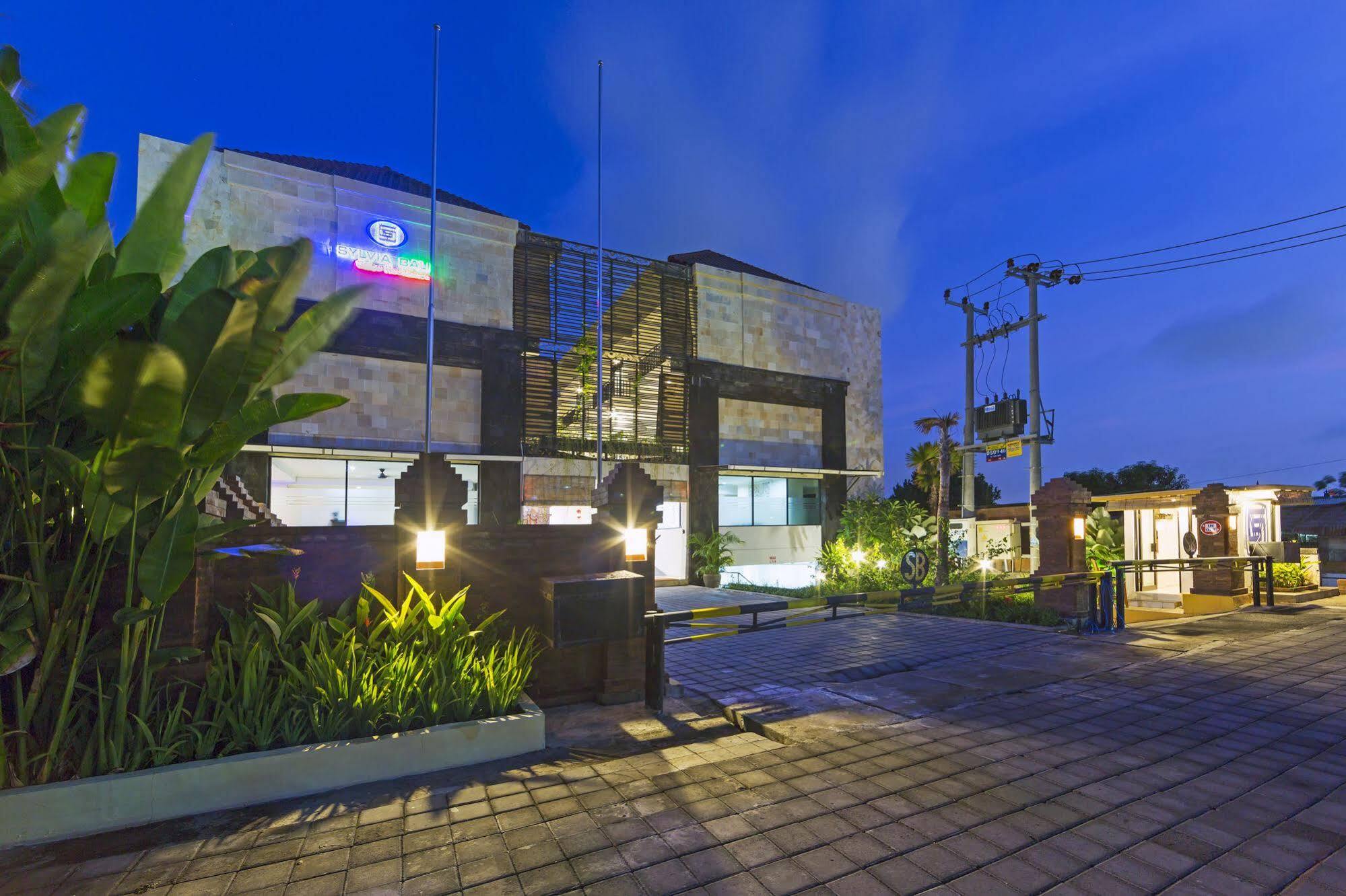 Reddoorz Plus Near Mall Bali Galeria 2 Denpasar Zewnętrze zdjęcie